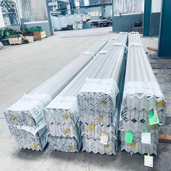 304 Stainless Steel Angle Bar (1)